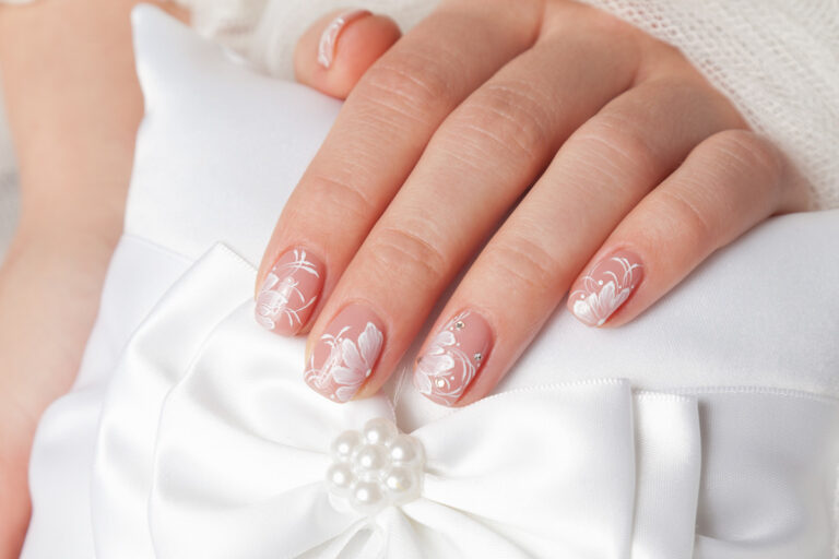Read more about the article Healthy Nails: Regular manicures help prevent nail damage and keep your nails strong.